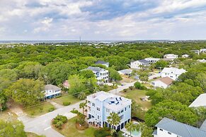 3800 Cameron Boulevard Avantstay Pool, Ocean Views, Deck