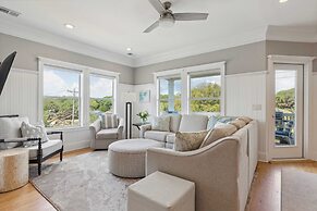 3800 Cameron Boulevard Avantstay Pool, Ocean Views, Deck