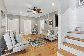 3800 Cameron Boulevard Avantstay Pool, Ocean Views, Deck