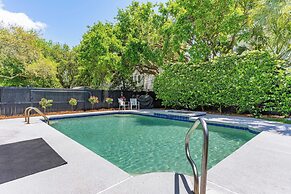 3800 Cameron Boulevard Avantstay Pool, Ocean Views, Deck