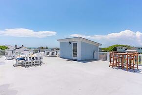 3800 Cameron Boulevard Avantstay Pool, Ocean Views, Deck