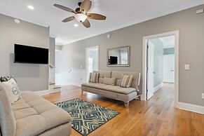 3800 Cameron Boulevard Avantstay Pool, Ocean Views, Deck