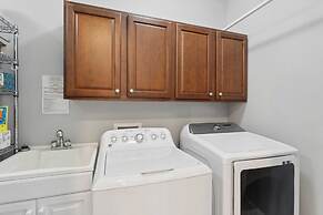 3800 Cameron Boulevard Avantstay Pool, Ocean Views, Deck