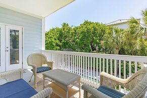 3800 Cameron Boulevard Avantstay Pool, Ocean Views, Deck