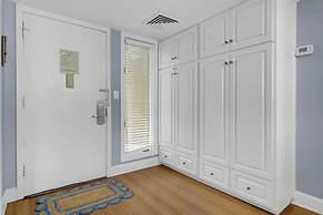 204 B Port O Call by Avantstay Beachfront Condo!