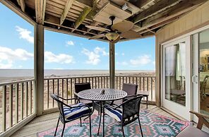204 B Port O Call by Avantstay Beachfront Condo!