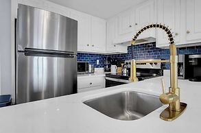 204 B Port O Call by Avantstay Beachfront Condo!