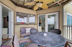 204 B Port O Call by Avantstay Beachfront Condo!