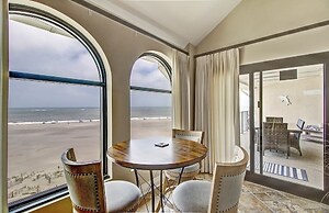 519 Seascape by Avantstay Shared Pool + Views, Incredible Interior Des