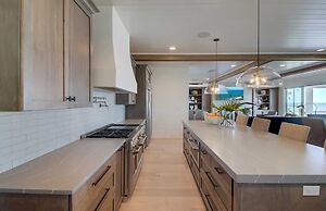 710 Ocean Boulevard Avantstay Oceanfront, Private Pool + Rooftop Deck