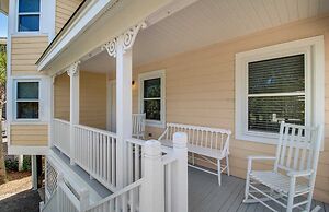 72 Pelican Bay Avantstay Community Pool, Decks