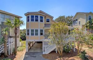 72 Pelican Bay Avantstay Community Pool, Decks