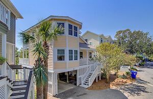 72 Pelican Bay Avantstay Community Pool, Decks