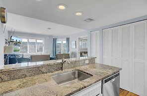 304 E Port O Call by Avantstay Rooftop Deck Close to Beach!