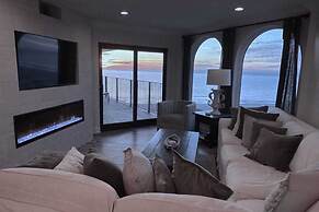 412 Seascape by Avantstay Oceanfront + Balcony