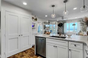 303 D Port O Call by Avantstay Oceanfront Penthouse