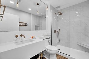 303 D Port O Call by Avantstay Oceanfront Penthouse