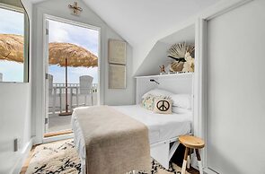 303 D Port O Call by Avantstay Oceanfront Penthouse