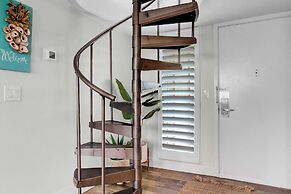 303 D Port O Call by Avantstay Oceanfront Penthouse