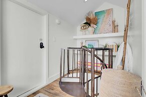 303 D Port O Call by Avantstay Oceanfront Penthouse