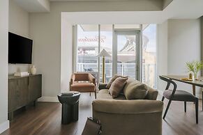 Sonder by Marriott Bonvoy North Loop Green Apartments North Loop