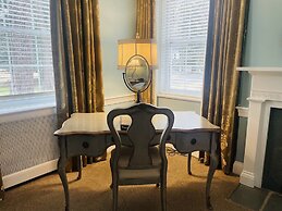 Excelsior at the Manor House