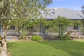 Ye Olde St Leonards Hotel Pet Friendly Sleeps 9