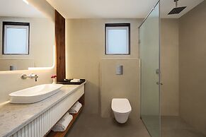 jüSTa Hollow Oak, Mussoorie