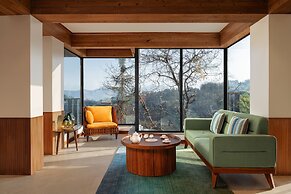 jüSTa Hollow Oak, Mussoorie