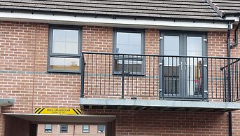 Birmingham - 2 Beds - Sleeps 3 - Free Parking