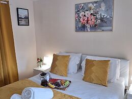 Birmingham - 2 Beds - Sleeps 3 - Free Parking