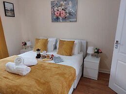 Birmingham - 2 Beds - Sleeps 3 - Free Parking