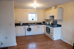 Birmingham - 2 Beds - Sleeps 3 - Free Parking