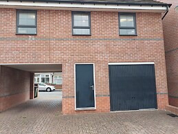 Birmingham - 2 Beds - Sleeps 3 - Free Parking