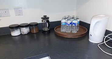 Birmingham - 2 Beds - Sleeps 3 - Free Parking