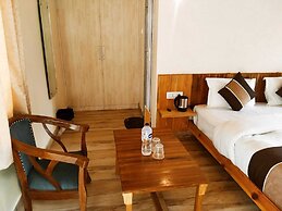 Mohini's Lakeview Cottages