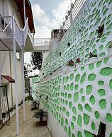 Mohini's Lakeview Cottages