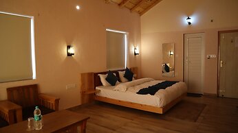 Mohini's Lakeview Cottages