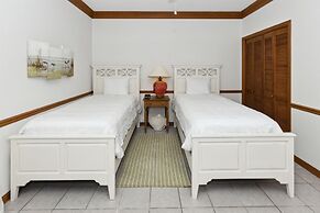 Sandpiper Cove 4121 3 Bedroom Condo by RedAwning