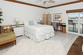Sandpiper Cove 4121 3 Bedroom Condo by RedAwning