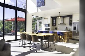 Prime Hermosa: Ocean View Villa w/ Infinity Pool by RedAwning