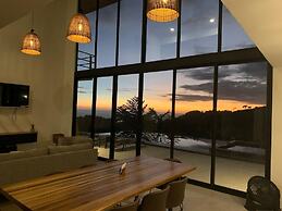 Prime Hermosa: Ocean View Villa w/ Infinity Pool by RedAwning