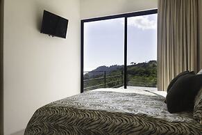 Prime Hermosa: Ocean View Villa w/ Infinity Pool by RedAwning