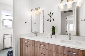 A Sapphire Sunset 5 Bedroom Townhouse