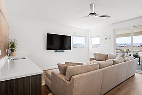 A Sapphire Sunset 5 Bedroom Townhouse