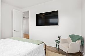 A Sapphire Sunset 5 Bedroom Townhouse