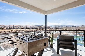 A Sapphire Sunset 5 Bedroom Townhouse