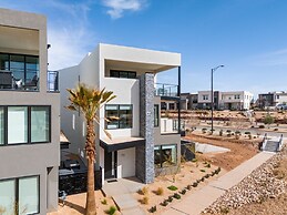 A Sapphire Sunset 5 Bedroom Townhouse