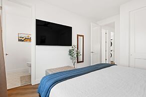 A Sapphire Sunset 5 Bedroom Townhouse