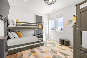 A Sapphire Sunset 5 Bedroom Townhouse